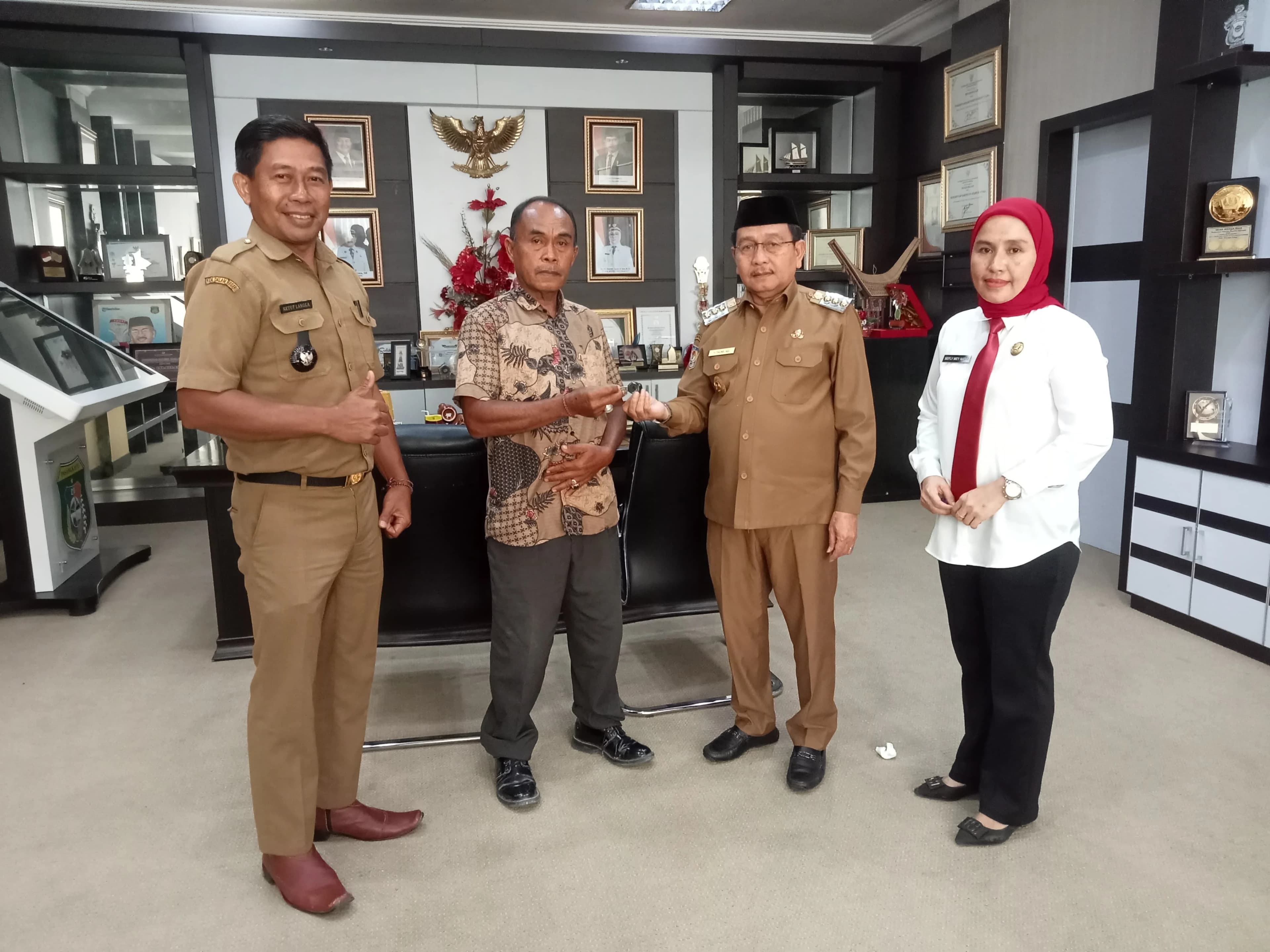 Penyerahan Bantuan Hibah Sepeda Motor untuk Umat Islam